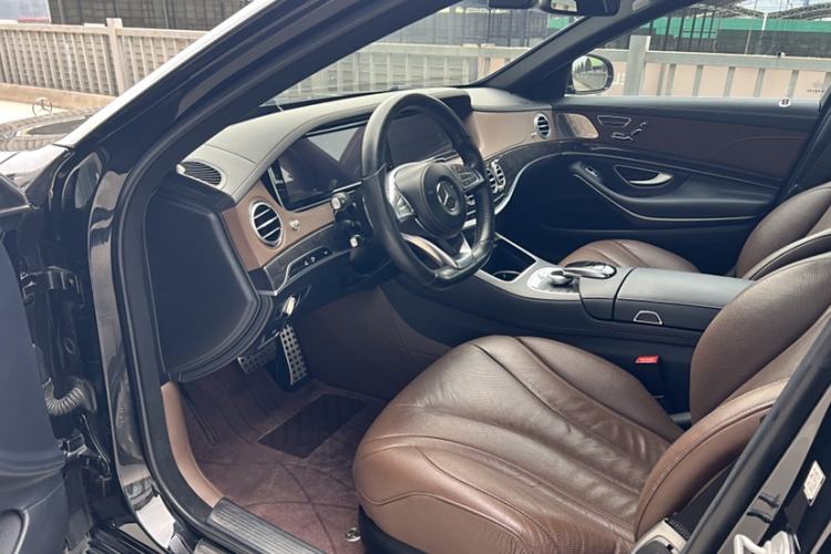 Used Mercedes-Benz S-Class 2017 S 400 L 4MATIC Interior 1