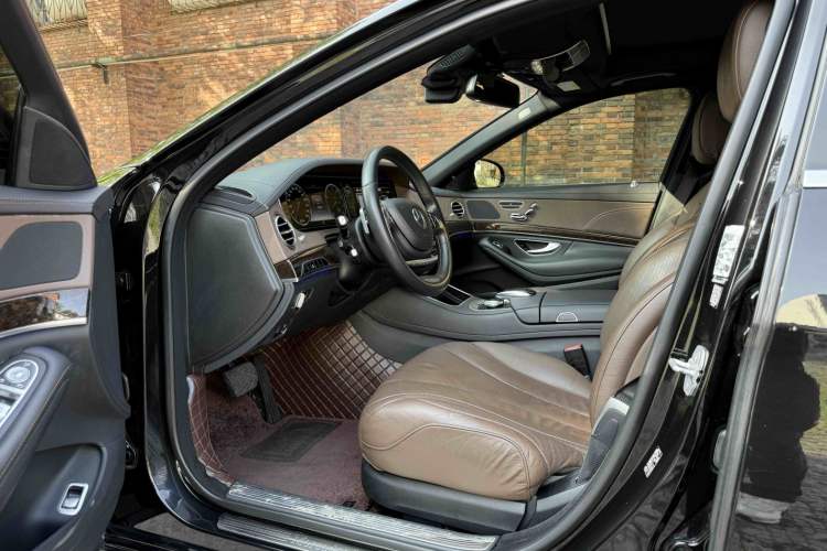 Used Mercedes-Benz S-Class 2017 S 320 L Business Model Interior 1