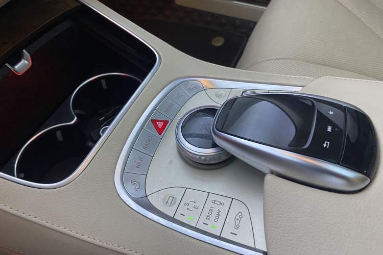 Used Mercedes-Benz S-Class 2017 S 320 L Luxury Model Interior 1
