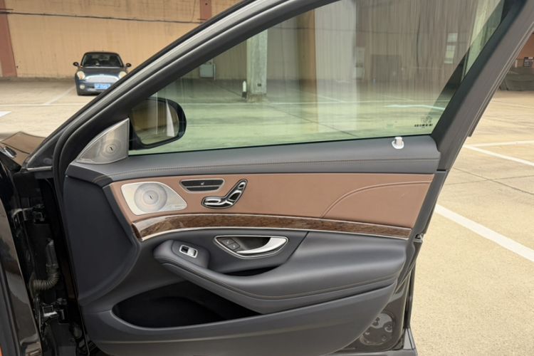 Used Mercedes-Benz S-Class 2017 S 320 L Business Model Interior 10