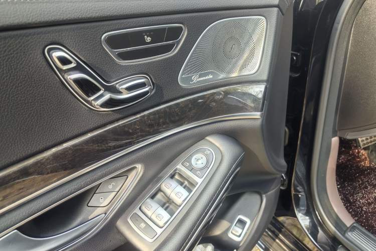 Used Mercedes-Benz S-Class 2017 S 400 L 4MATIC Interior 10