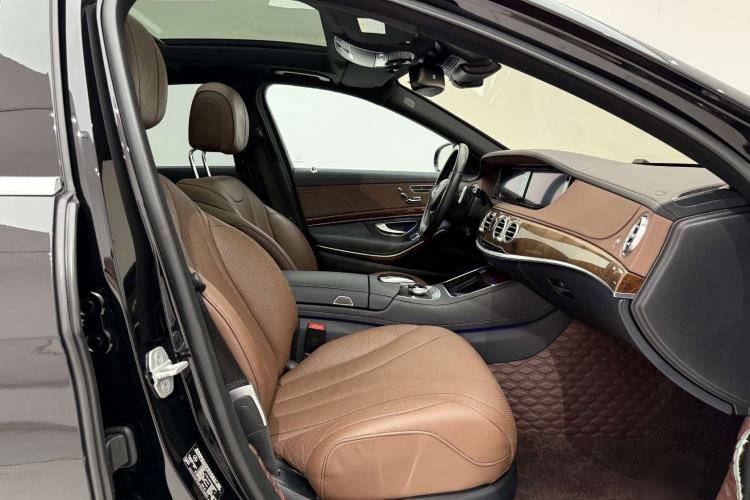 Used Mercedes-Benz S-Class 2017 S 400 L Interior 10