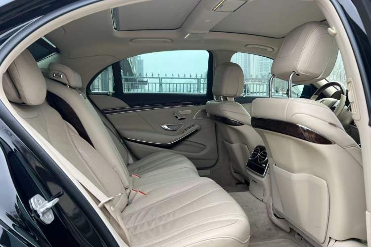 Used Mercedes-Benz S-Class 2017 S 400 L Interior 3
