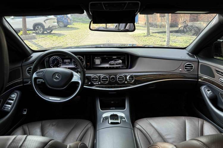 Used Mercedes-Benz S-Class 2017 S 320 L Business Model Interior 3