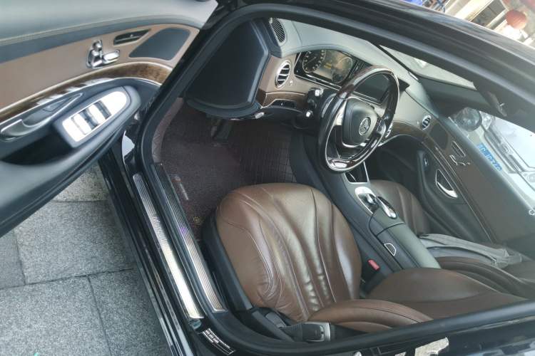 Used Mercedes-Benz S-Class 2017 S 320 L Business Model Interior 3
