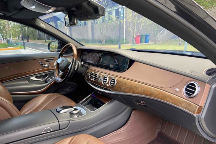 Used Mercedes-Benz S-Class 2017 S 320 L Luxury Model Interior 4
