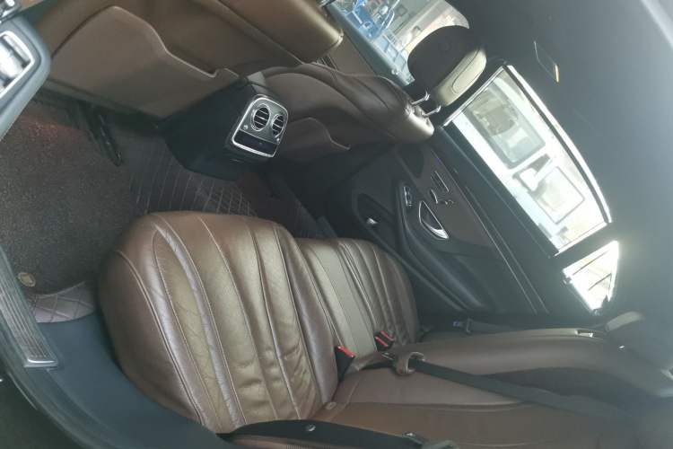 Used Mercedes-Benz S-Class 2017 S 320 L Business Model Interior 4