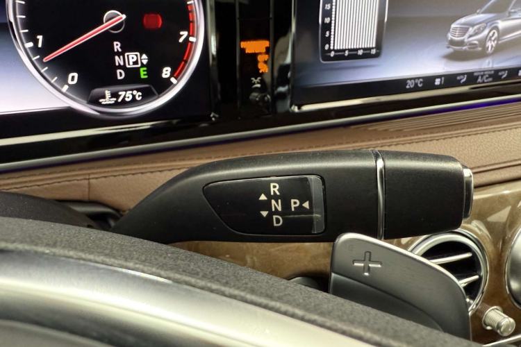 Used Mercedes-Benz S-Class 2017 S 400 L Interior 4
