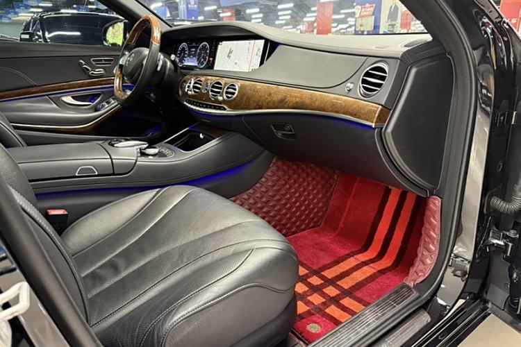 Used Mercedes-Benz S-Class 2017 S 320 L Luxury Model Interior 8