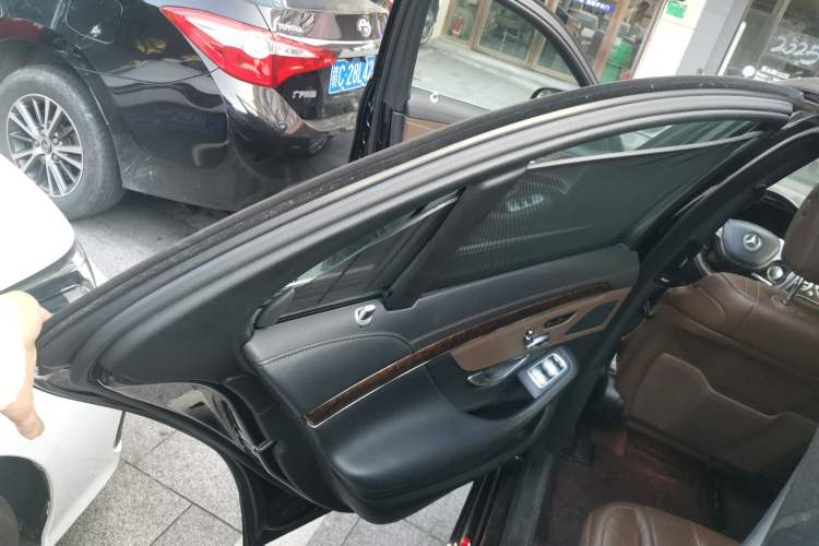 Used Mercedes-Benz S-Class 2017 S 320 L Business Model Interior 8
