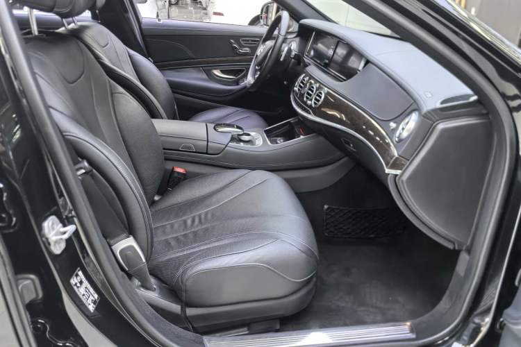Used Mercedes-Benz S-Class 2017 S 320 L Business Model Interior 8