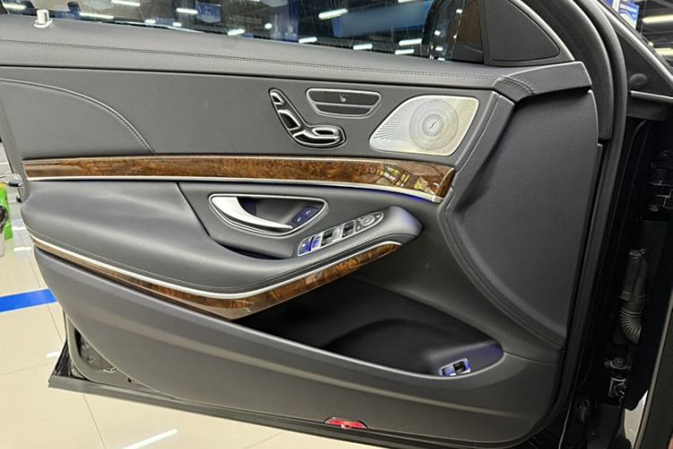 Used Mercedes-Benz S-Class 2017 S 320 L Luxury Model Interior 9