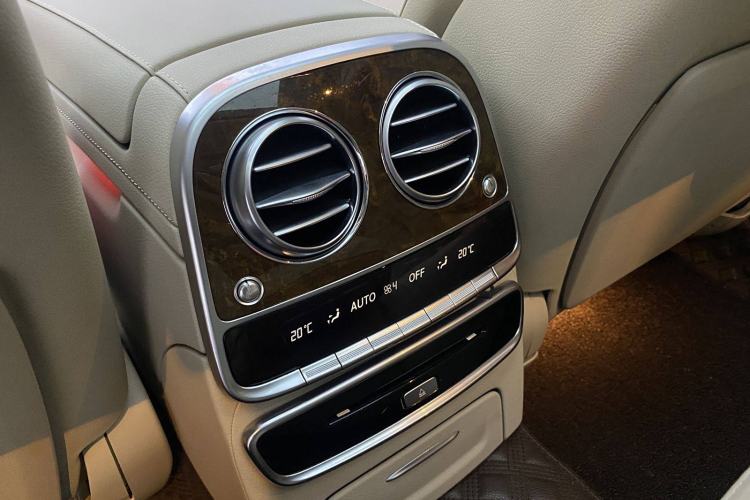 Used Mercedes-Benz S-Class 2017 S 320 L Luxury Model Interior 9
