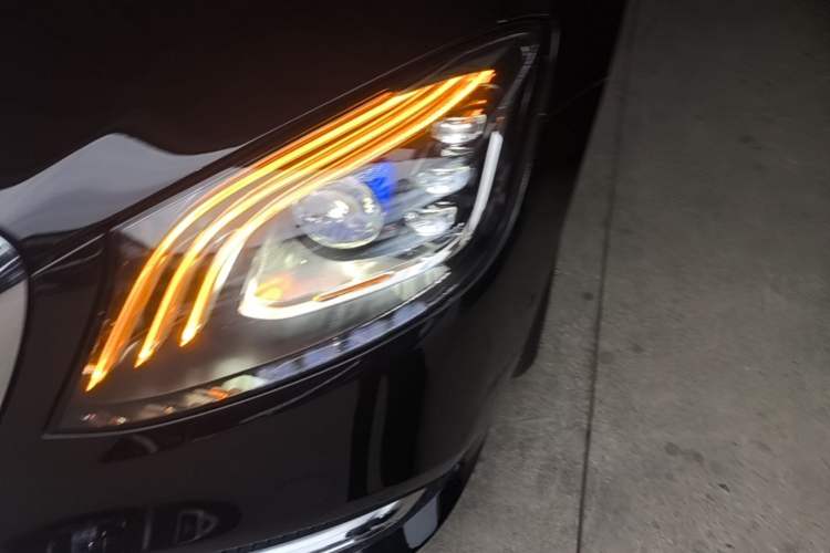 Used Mercedes-Benz S-Class 2017 S 320 L Business Model Left Front Headlight