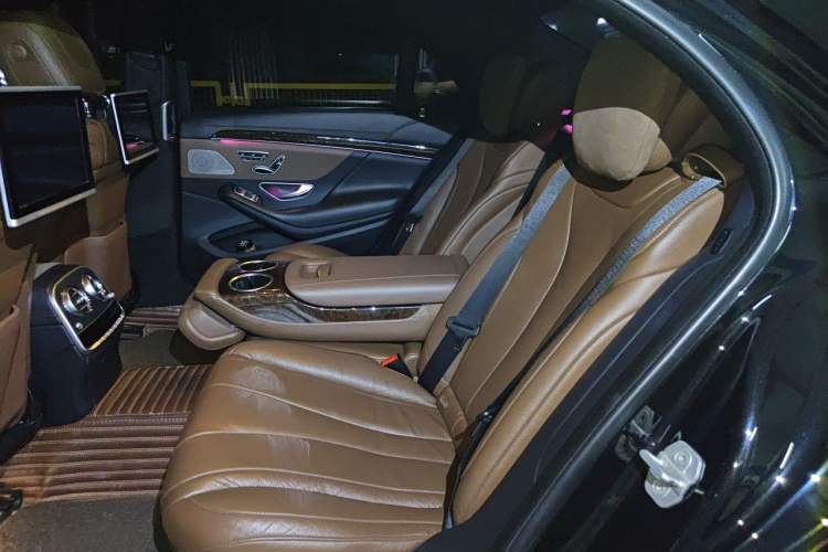Used Mercedes-Benz S-Class 2017 S 320 L Business Upgrade Edition Left Rear Seat