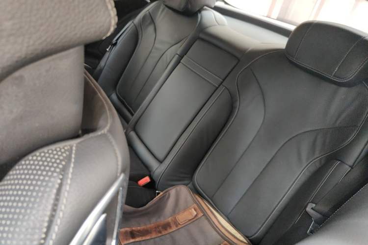 Used Mercedes-Benz S-Class 2017 S 400 4MATIC Coupe Left Rear Seat