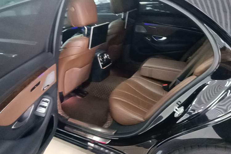Used Mercedes-Benz S-Class 2017 S 320 L Business Model Left Rear Seat