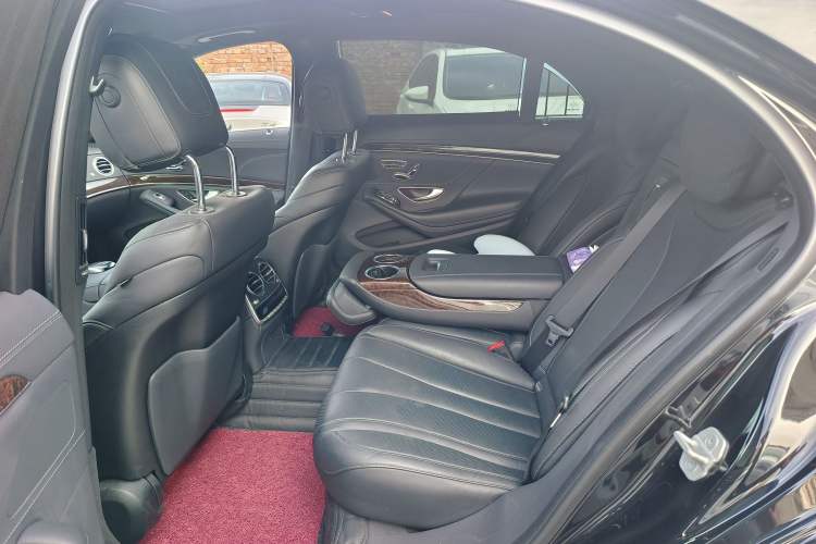 Used Mercedes-Benz S-Class 2017 S 320 L Business Upgrade Edition Left Rear Seat