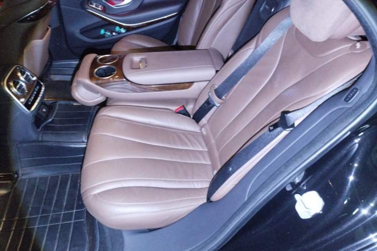 Used Mercedes-Benz S-Class 2017 S 400 L Left Rear Seat