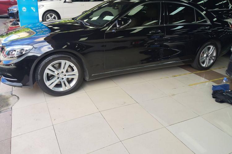 Used Mercedes-Benz S-Class 2017 S 320 L Luxury Model Left Side