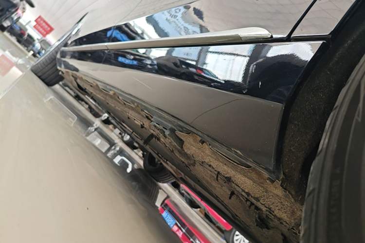 Used Mercedes-Benz S-Class 2017 S 320 L Business Model Left Side Sill