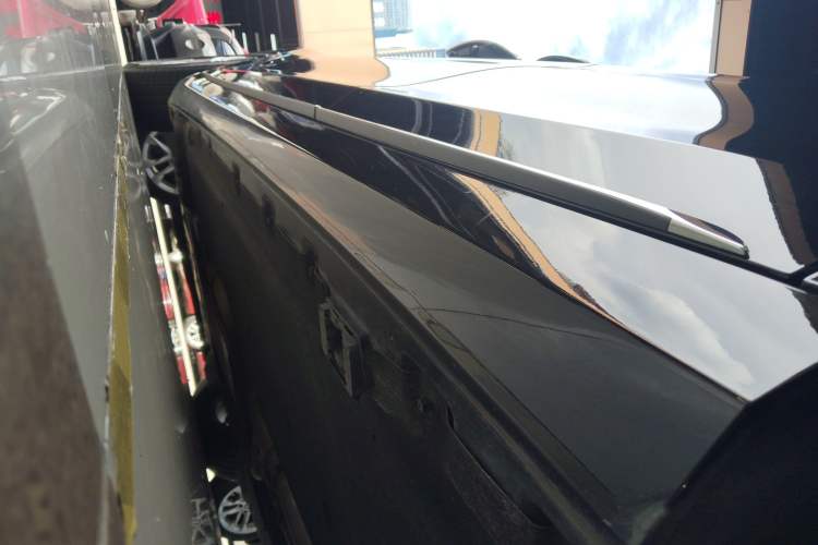 Used Mercedes-Benz S-Class 2017 S 320 L Luxury Model Left Side Sill