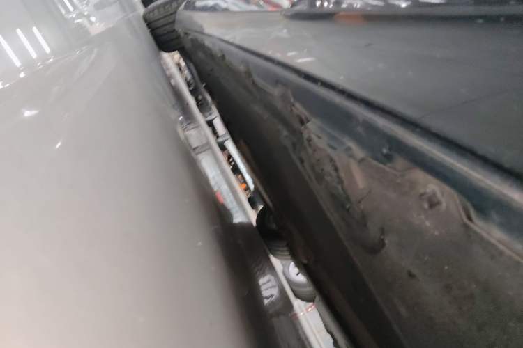 Used Mercedes-Benz S-Class 2017 S 320 L Business Model Left Side Sill