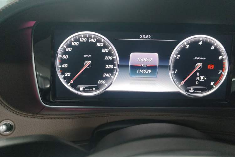 Used Mercedes-Benz S-Class 2017 S 320 L Business Upgrade Edition Odometer Close Up