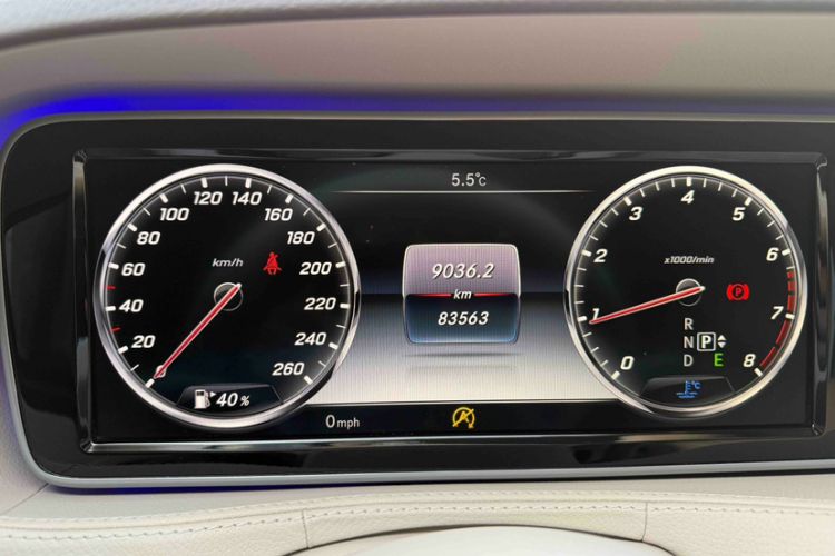 Used Mercedes-Benz S-Class 2017 S 400 L 4MATIC Odometer Close Up