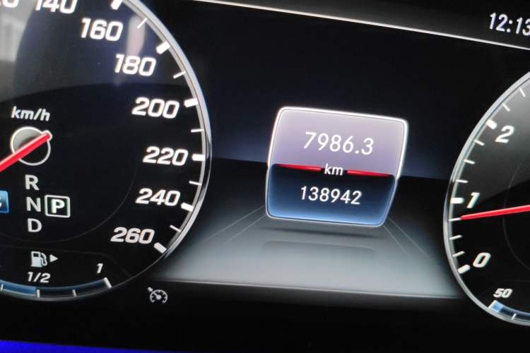 Used Mercedes-Benz S-Class 2017 S 320 L Business Model Odometer Close Up