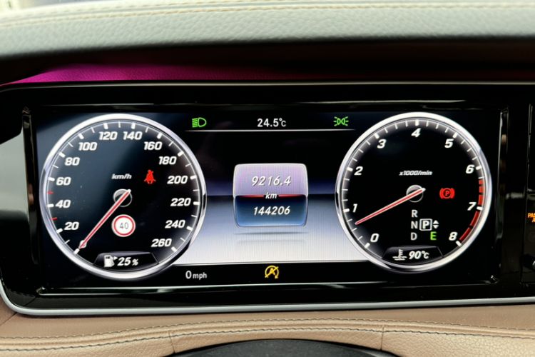 Used Mercedes-Benz S-Class 2017 S 320 L Business Model Odometer Close Up