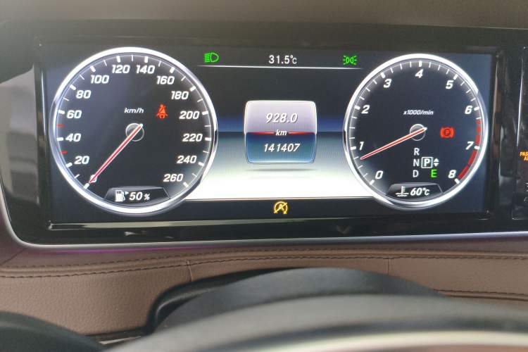 Used Mercedes-Benz S-Class 2017 S 320 L Business Model Odometer Close Up
