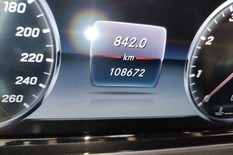 Used Mercedes-Benz S-Class 2017 S 400 4MATIC Coupe Odometer Close Up