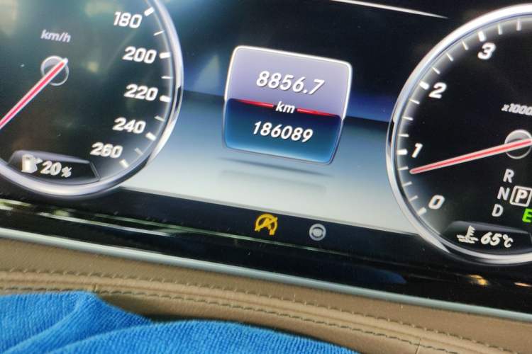 Used Mercedes-Benz S-Class 2017 S 320 L Business Model Odometer Close Up