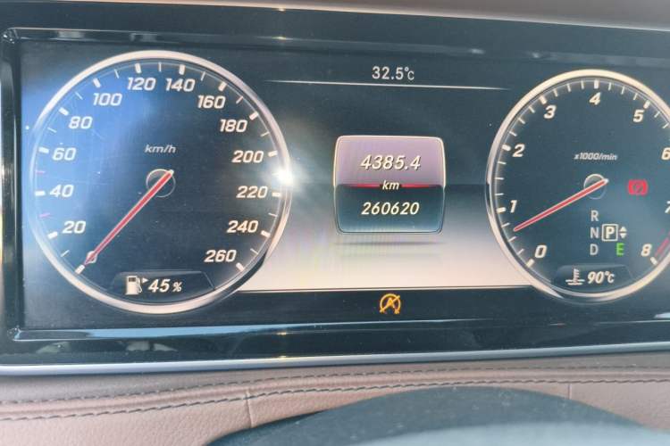 Used Mercedes-Benz S-Class 2017 S 320 L Business Model Odometer Close Up
