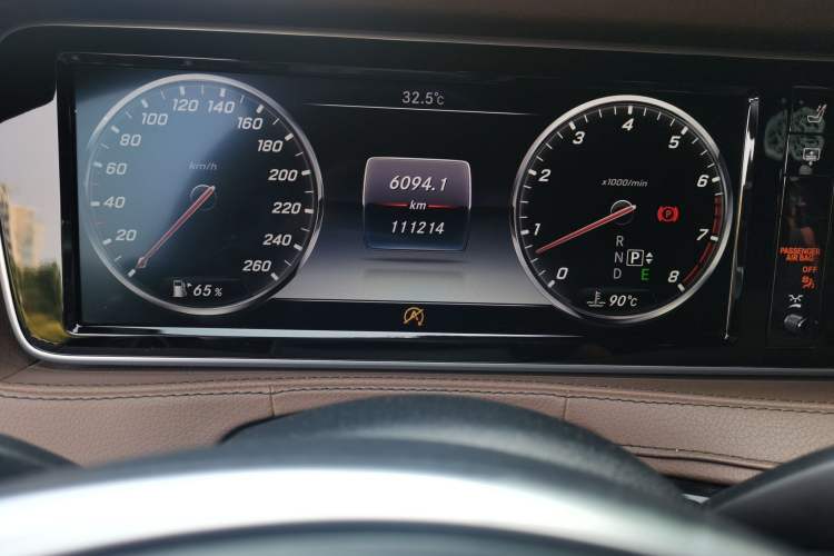 Used Mercedes-Benz S-Class 2017 S 400 L 4MATIC Odometer Close Up