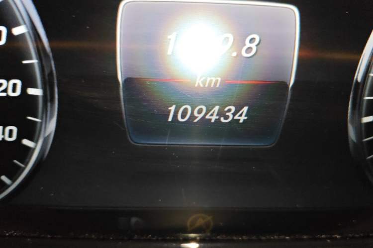 Used Mercedes-Benz S-Class 2017 S 320 L Business Model Odometer Close Up
