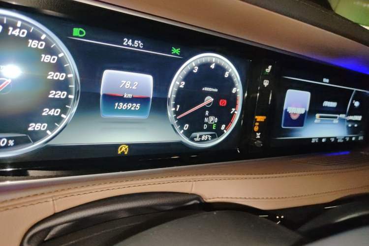 Used Mercedes-Benz S-Class 2017 S 400 L 4MATIC Odometer Close Up