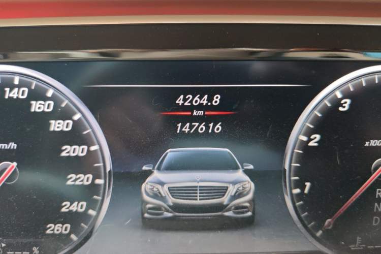 Used Mercedes-Benz S-Class 2017 S 320 L Business Model Odometer Close Up