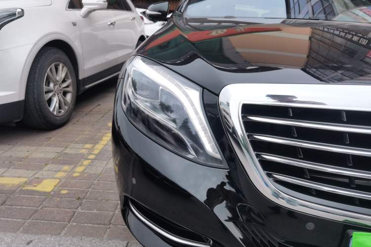 Used Mercedes-Benz S-Class 2017 S 320 L Luxury Model Right Front Headlight