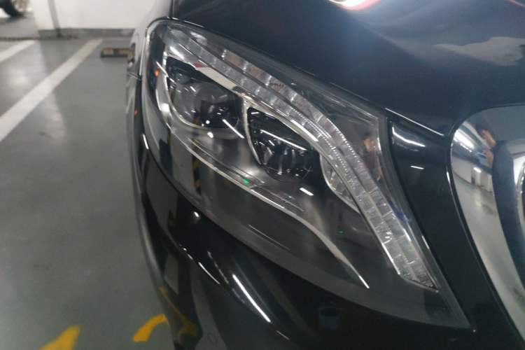 Used Mercedes-Benz S-Class 2017 S 320 L Business Model Right Front Headlight