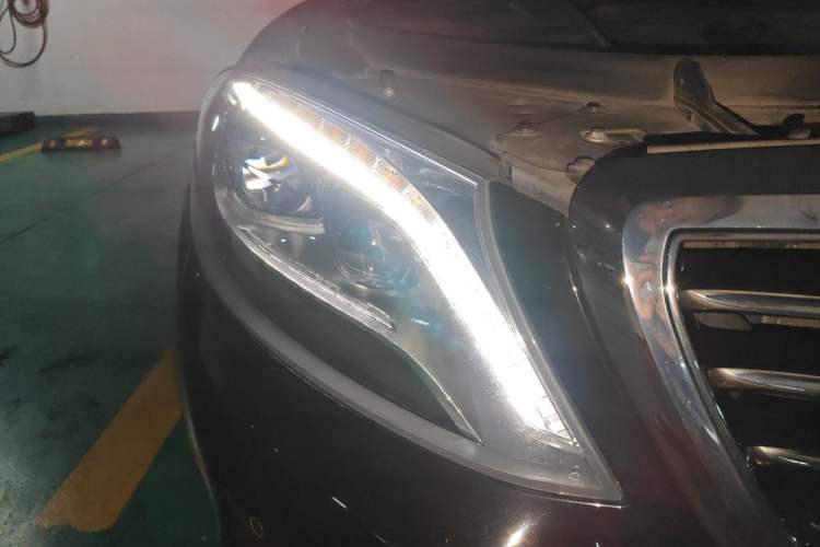 Used Mercedes-Benz S-Class 2017 S 320 L Business Model Right Front Headlight
