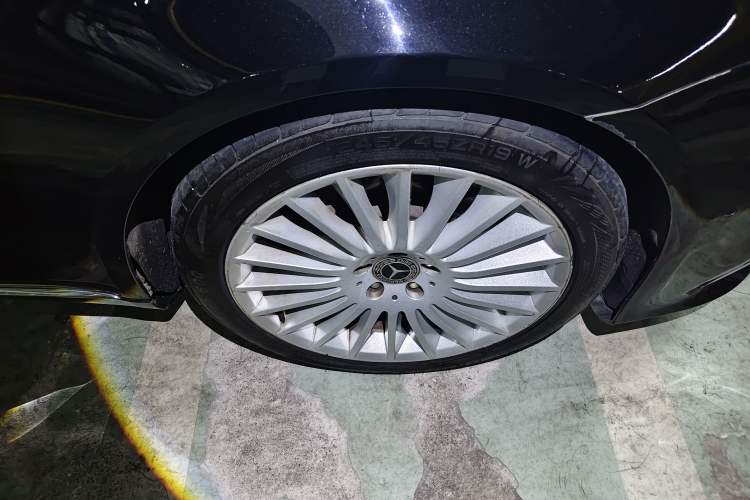 Used Mercedes-Benz S-Class 2017 S 320 L Business Upgrade Edition Right Front Wheel Hub