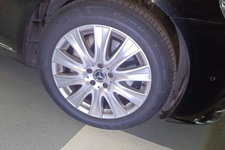 Used Mercedes-Benz S-Class 2017 S 320 L Business Model Right Front Wheel Hub