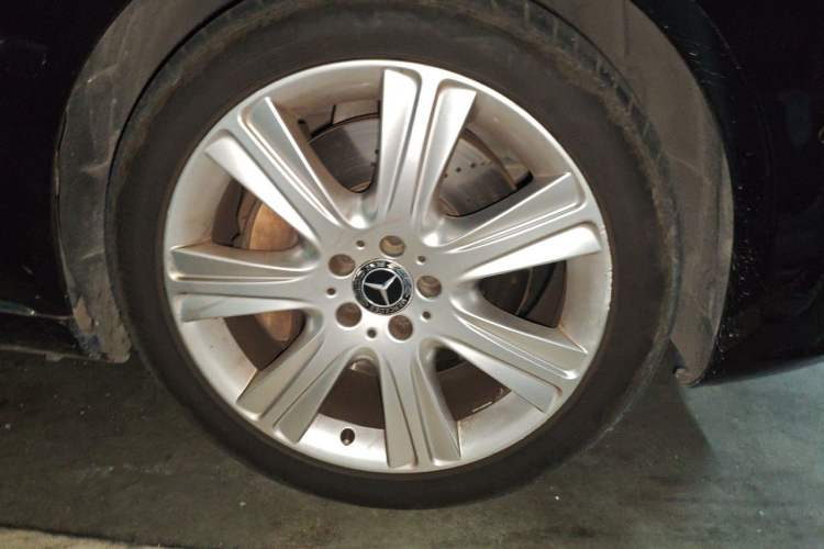 Used Mercedes-Benz S-Class 2017 S 400 L Right Front Wheel Hub