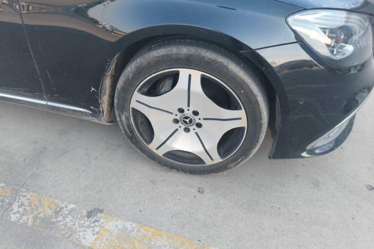 Used Mercedes-Benz S-Class 2017 S 320 L Business Model Right Front Wheel Hub