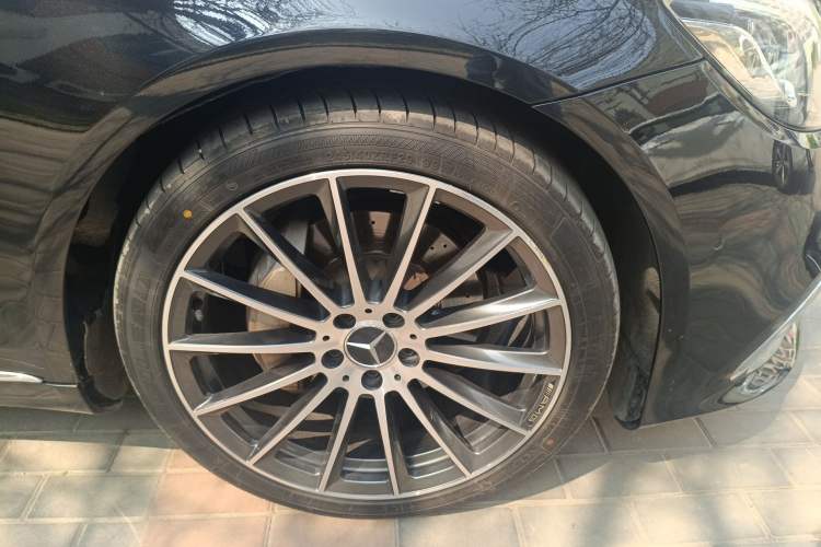 Used Mercedes-Benz S-Class 2017 S 320 L Business Model Right Front Wheel Hub
