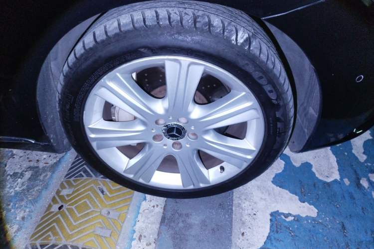 Used Mercedes-Benz S-Class 2017 S 400 L Right Front Wheel Hub