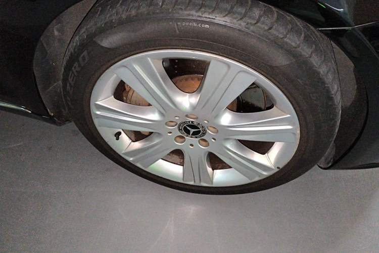 Used Mercedes-Benz S-Class 2017 S 400 L Right Front Wheel Hub