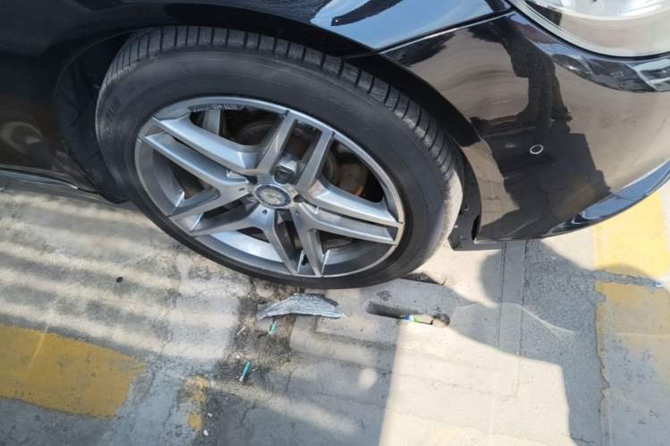 Used Mercedes-Benz S-Class 2017 S 320 L Business Model Right Front Wheel Hub